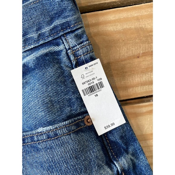 NWT Old Navy Cut Off Denim Shorts Size 18 Women’s Blue MSRP $39.99 - Picture 3 of 8